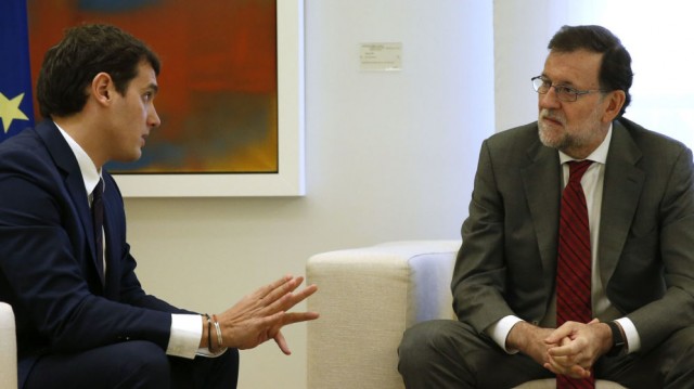 Rajoy y Rivera volverán a reunirse este miércoles en el Congreso