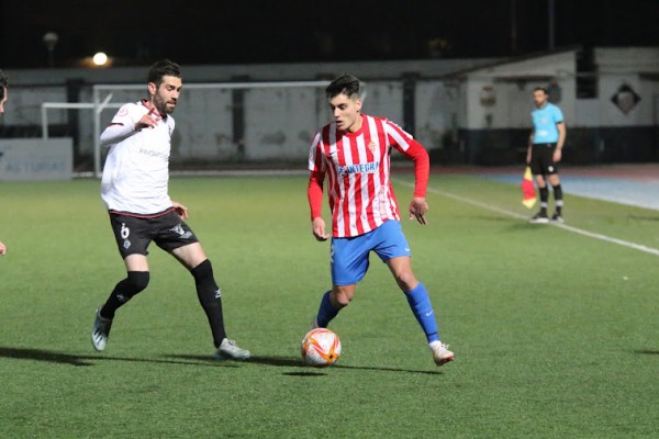 El Murcia confirma la cesión de Enol Coto y abre la puerta a Santos y Zalaya 