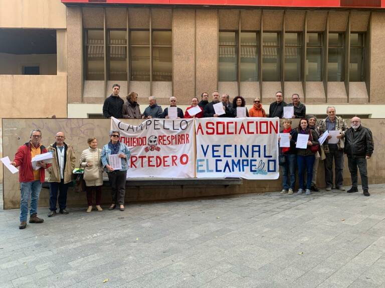 Imagen de archivo de miembros de la Asociación Vecinal Campellera - 