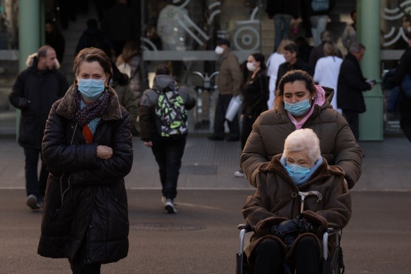 El Ministerio implantará la mascarilla obligatoria en hospitales y centros sanitarios este miércoles