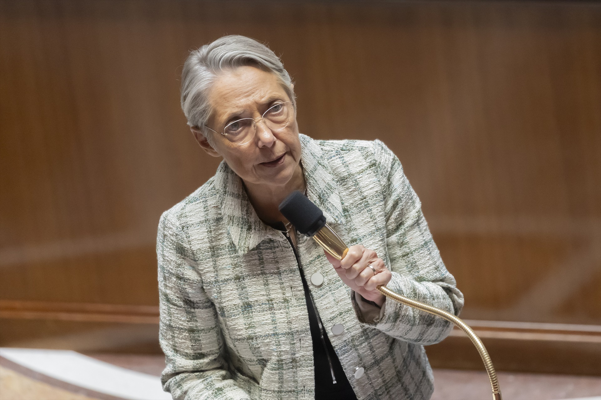 Dimite la primera ministra de Francia, Elisabeth Borne