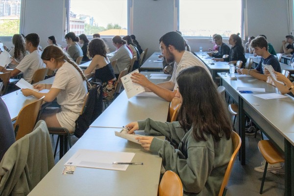 Los alumnos de la Comunitat no subirán nota con Historia en la EBAU como plantea el Ministerio