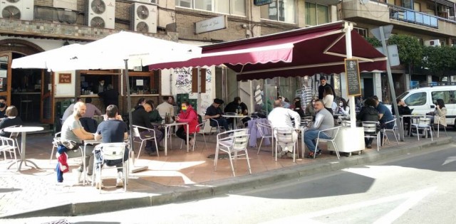 Cuenta atrás de la ampliación de las terrazas en Murcia: 24 horas para el fin y la esperanza de una 'bola' extra 