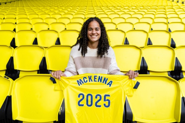 El Villarreal renueva a la delantera jamaicana Kayla McKenna hasta 2025
