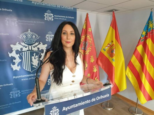 Almudena Baldó, asesora de Orihuela: nombrada en julio, cesada en diciembre y renombrada ahora