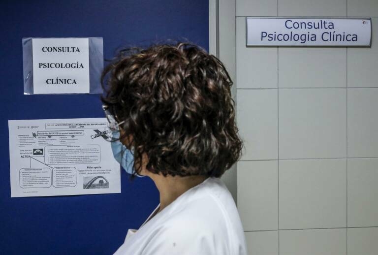 Cecova y Aeesme rechazan que se vuelvan a ofertar plazas de enfermeras de Salud Mental 