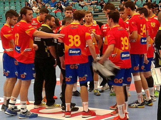 El seleccionador Isidoro Martínez reivindica el valor de los jugadores de la Asobal tras el triunfo en el Europeo Júnior