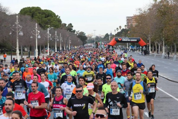 El conflicto en el Mar Rojo deja sin camisetas al '10K Valencia Ibercaja' para el día de la prueba
