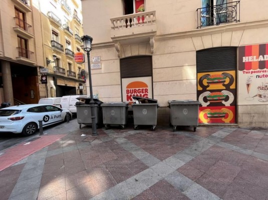 Alicante avanza con los contenedores de residuos soterrados en vías transversales de la Explanada