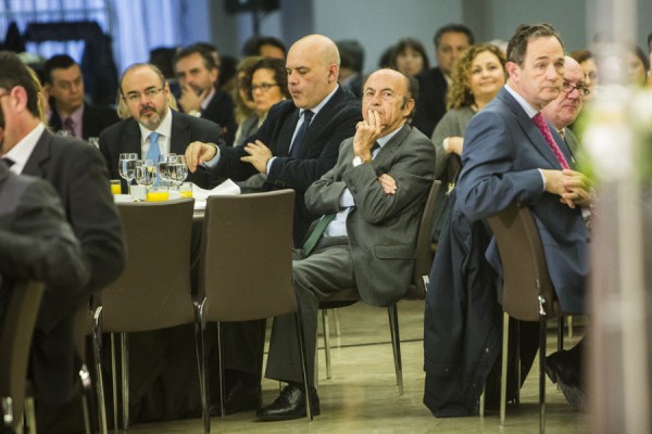 La CEC aparta a Montero de la secretaría general pero no lo despide porque no puede pagarle