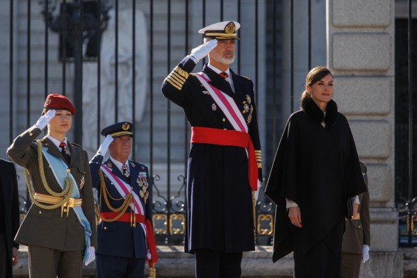 El Rey alaba el papel de los militares en defensa 