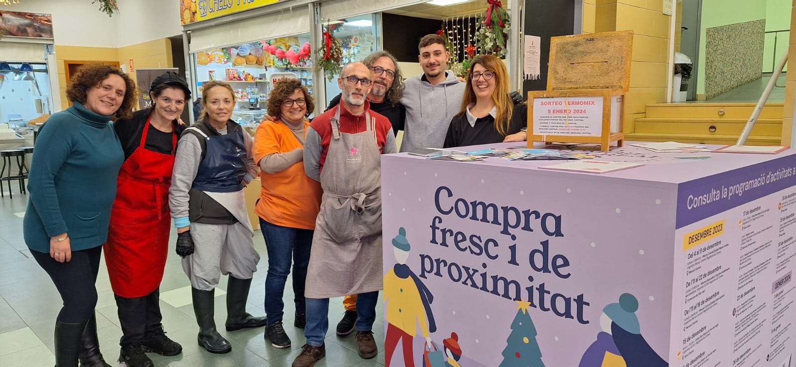 Vila-real tanca la campanya comercial de Nadal amb un sorteig entre els clients del Mercat Central