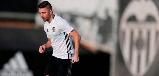 Javi Fuego, Mustafi, Siqueira y Robert siguen al margen del grupo