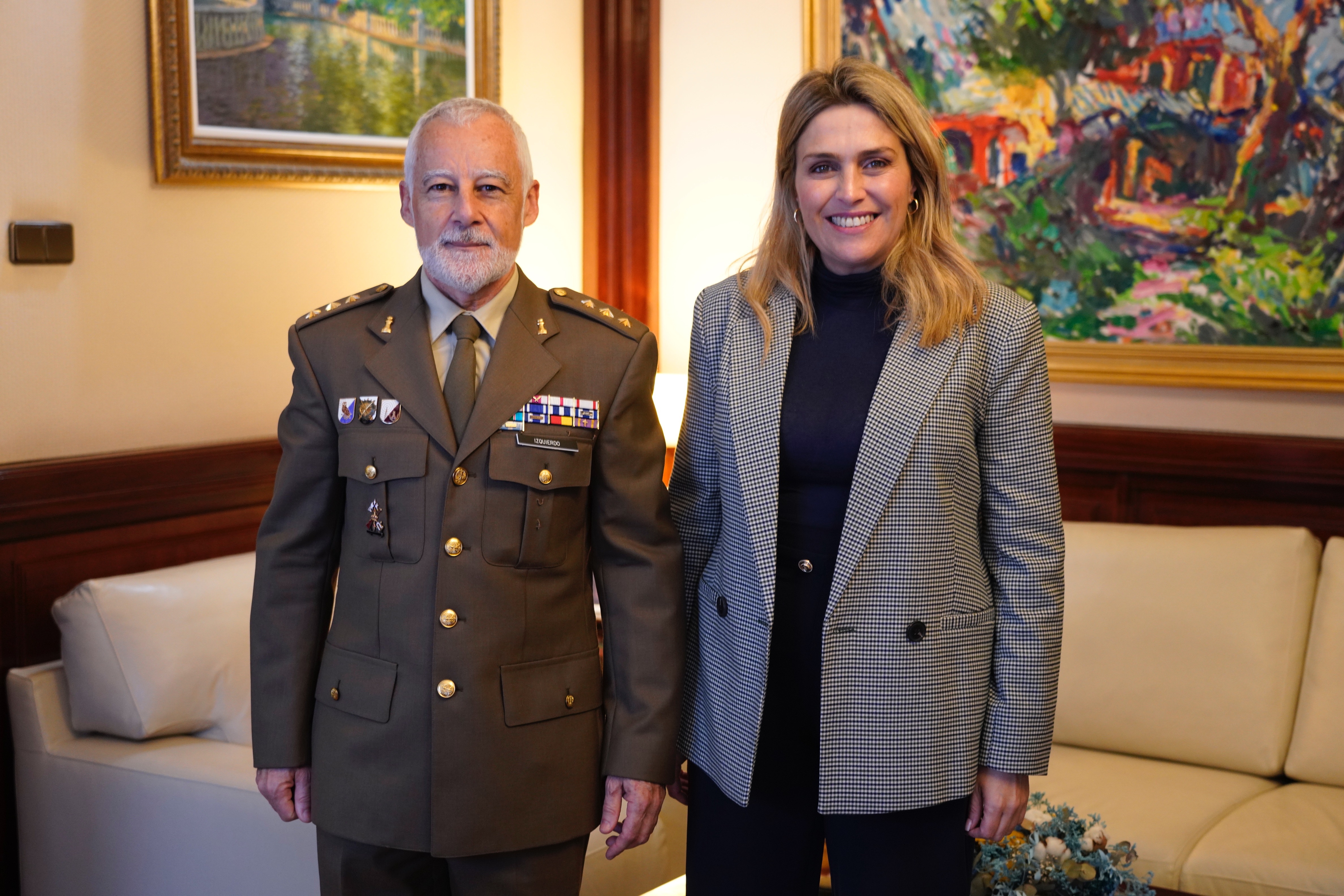 Barrachina recibe al nuevo subdelegado de Defensa en Castellón, Moisés Izquierdo de la Guerra

