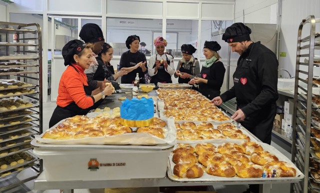 Alicante Gastronómica Solidaria elabora 1.000 roscones para distribuir a colectivos vulnerables