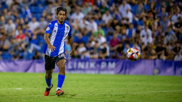 Hércules y Valencia hacen oficial la cesión por el primero al segundo del mediocentro César Moreno