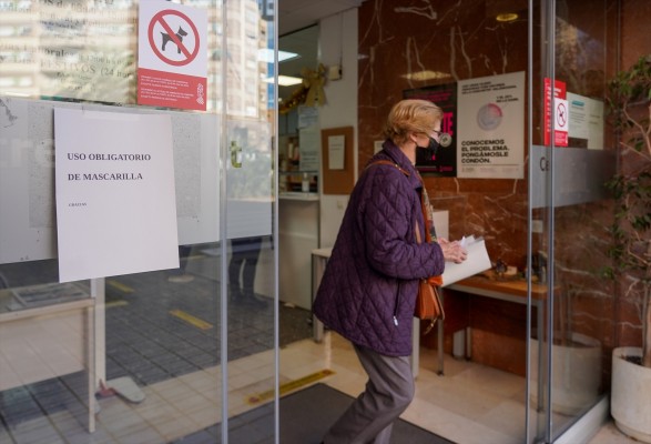 Los médicos muestran su apoyo a las CCAA que han implantado la obligatoriedad de la mascarilla