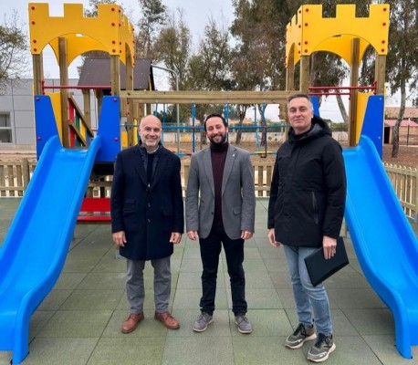 El barrio de Benadresa de Castelló ya dispone de parque infantil: 150 m2 de zona multijuego