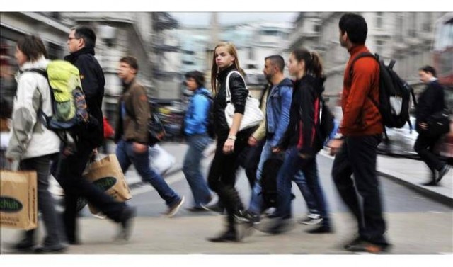 La juventud española independizada vive en hogares con una renta un 15% inferior a la media