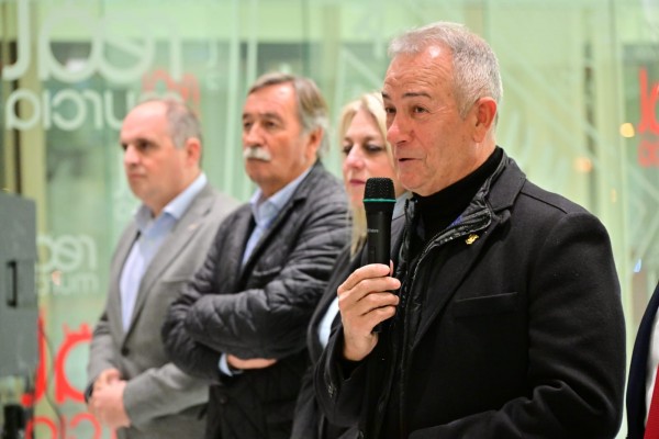 El Murcia salda por fin su deuda con la Seguridad Social al pagar Felipe Moreno dos millones