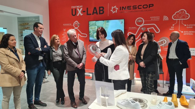 Diana Morant visita Elda para conocer el trabajo de investigación de Inescop
