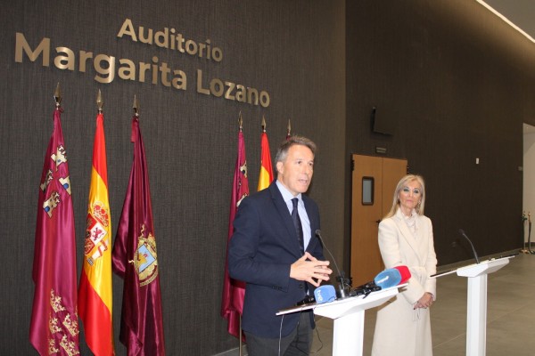 Vox escenifica su entrada al Gobierno de Lorca con el inicio de la actividad de sus cuatro concejales