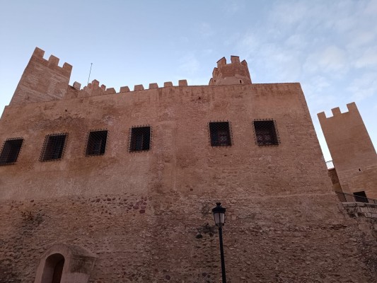 La historia que enlaza el castillo de Bétera con el padre del expresidente Aznar y el Yak-42