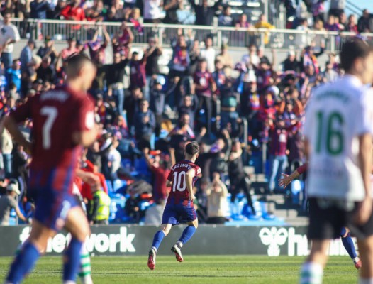 'Cris' Montes tensa la cuerda