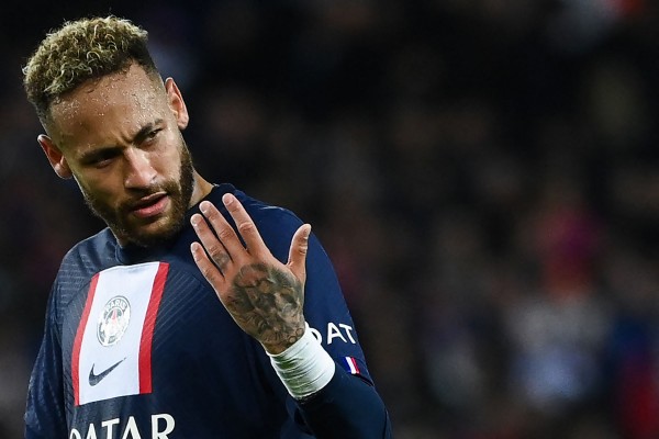 Investigan posibles ventajas fiscales en el pago de la cláusula de Neymar en 2017
