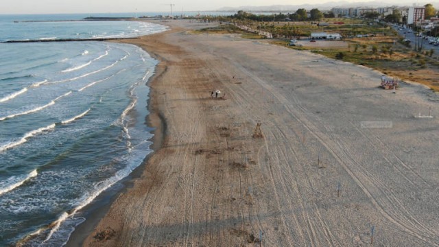 Burriana defiende ante Costas el doble sentido y las plazas de aparcamiento en su zona marítima