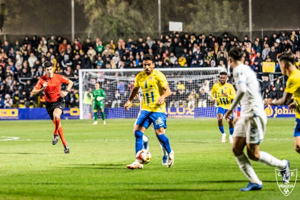 El lateral sub-23 Damián Navarro, primer fichaje del Águilas en el mercado invernal 