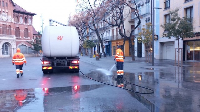 El Ayuntamiento de València recoge más de 18 toneladas de residuos tras la Nochevieja