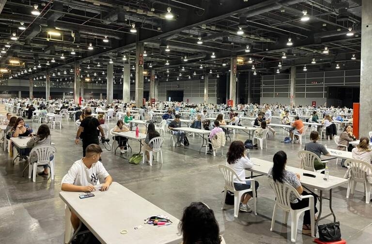 Aspirantes examinándose en Feria Valencia. Foto: GVA - 