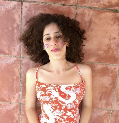 La cara y la cruz de la voz poética de Berta García Faet