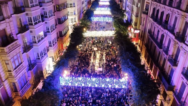 Más de 20.000 personas dan la bienvenida a 2024 entre la Rambla y la Plaza del Ayuntamiento de Alicante