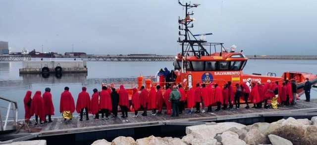  Repunta la llegada de migrantes en patera a la Comunitat en 2023 con casi 800, el 11% menores