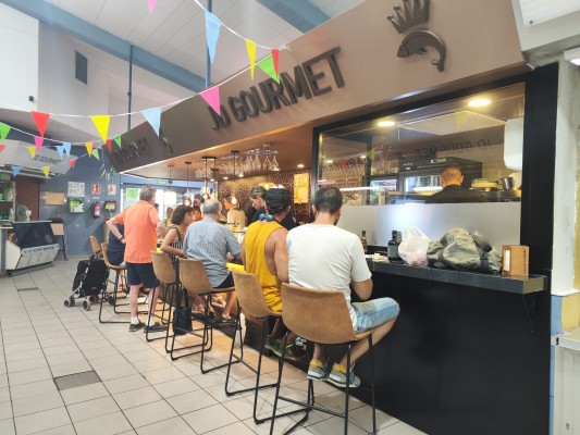 Los mercados de Alicante amplían su oferta gastronómica con más puestos para comer