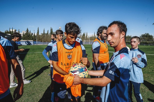 La Fundación del Levante sale al paso de la 'inocentada' a los jugadores del Levante UD EDI