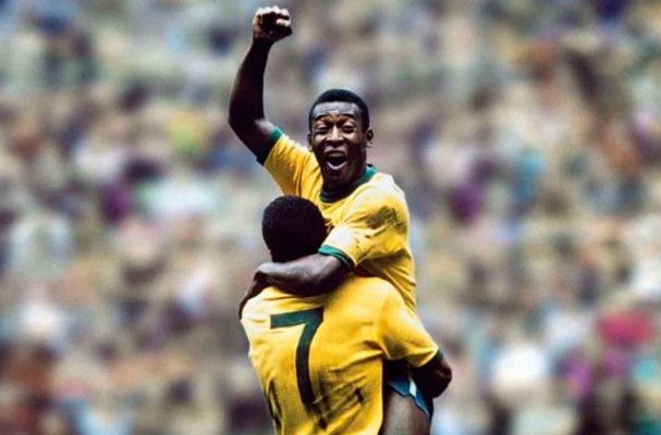 El Papa dice que la memoria de Pelé permanece indeleble, en homenaje en el Cristo Redentor
