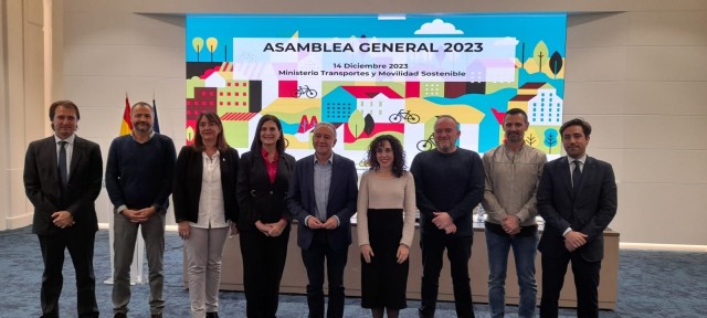 Alicante avanza en la Red de Ciudades por la Bicicleta con nuevos carriles bici en el eje Gadea-Marvá y frente litoral