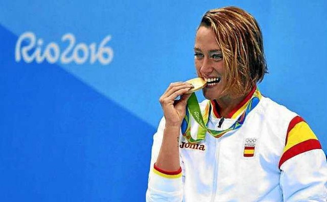 Mireia Belmonte logra el primer oro para España tras imponerse en los 200 mariposa
