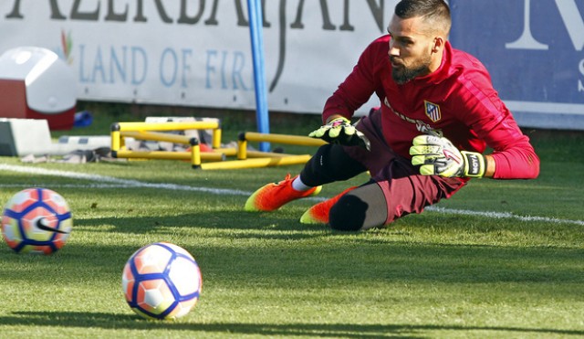 Moyá se somete a una artroscopia con evaluación favorable para su rodilla
