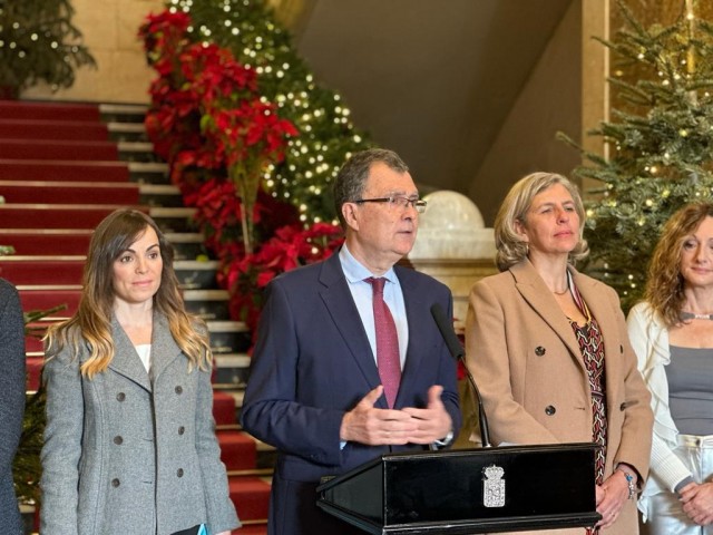 Ballesta rescata los proyectos dormidos de Murcia