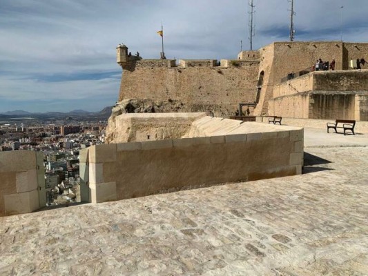 El Castillo de Santa Bárbara de Alicante alcanza las 800.000 visitas y supera su récord de afluencia