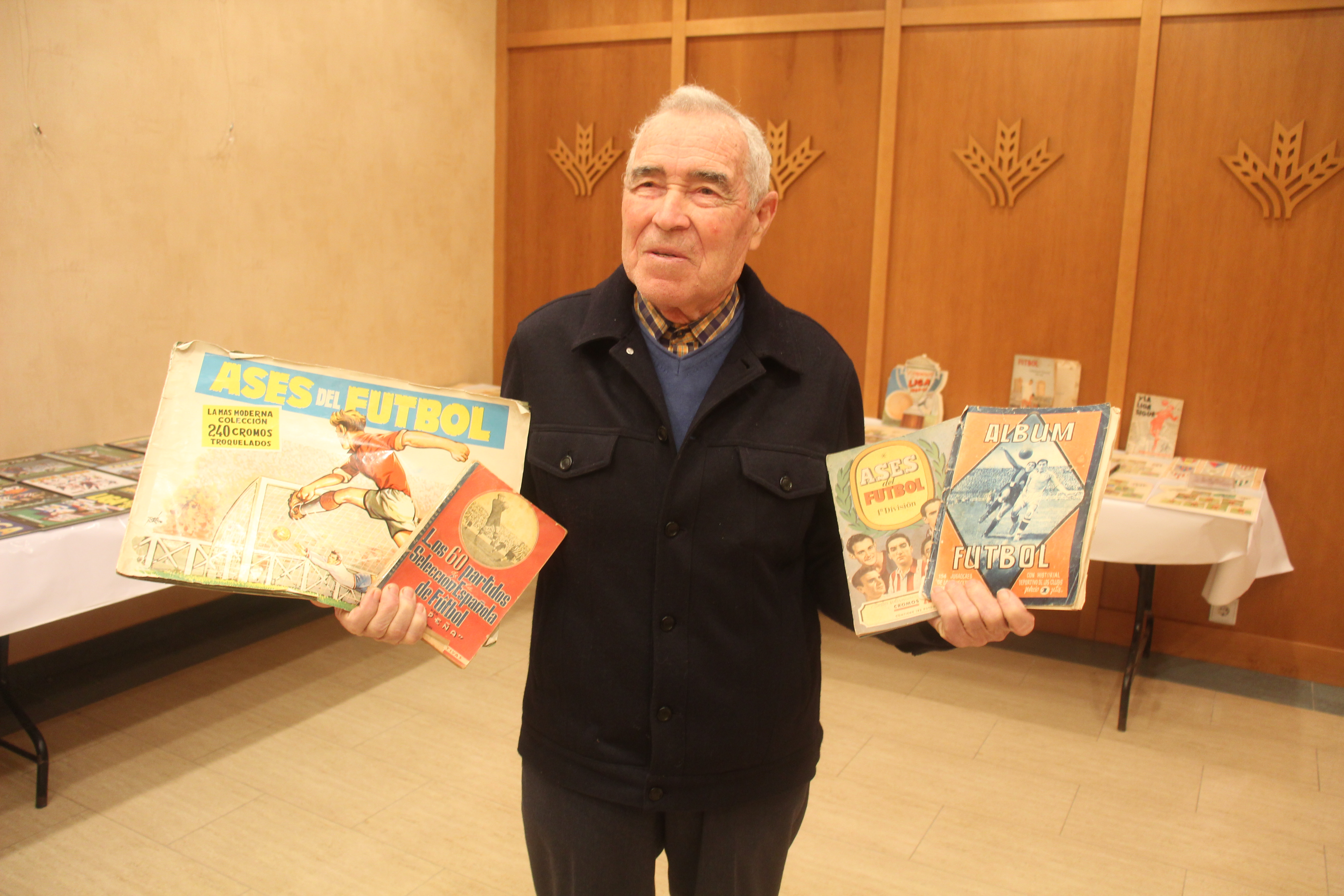 Betxí ofrece un viaje en el tiempo por los álbumes y documentos de 80 años de Liga española de fútbol