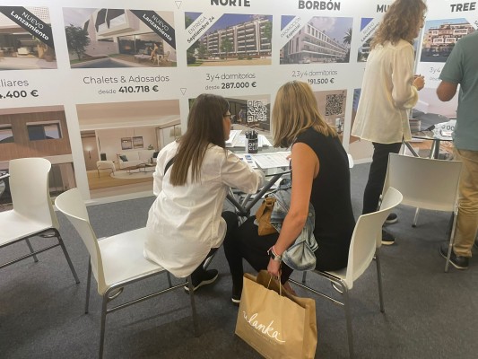 Las inmobiliarias son clave en la Región: el 73% de las compraventas se hacen a través de una
