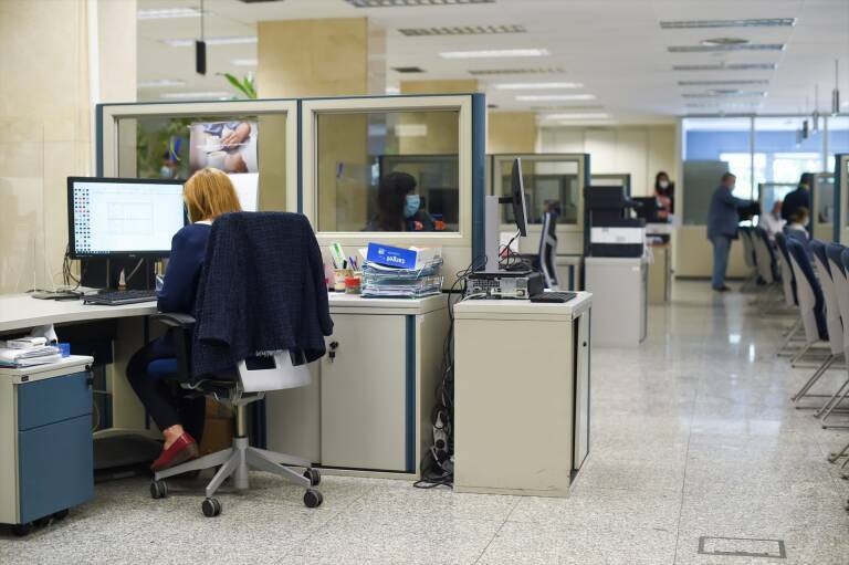 Sánchez sumará 884 plazas en la Administración General para la estabilización del empleo temporal