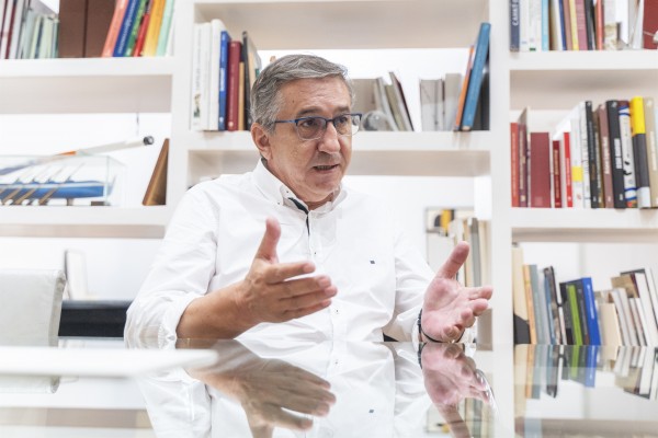 Educación sostiene que el cambio de la Ley del Plurilingüismo es una especie de vuelta a las dos líneas 