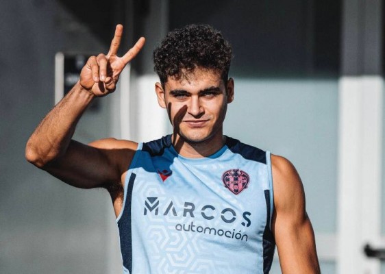 El Levante espera a Andrés García en la vuelta al trabajo tras Navidad
