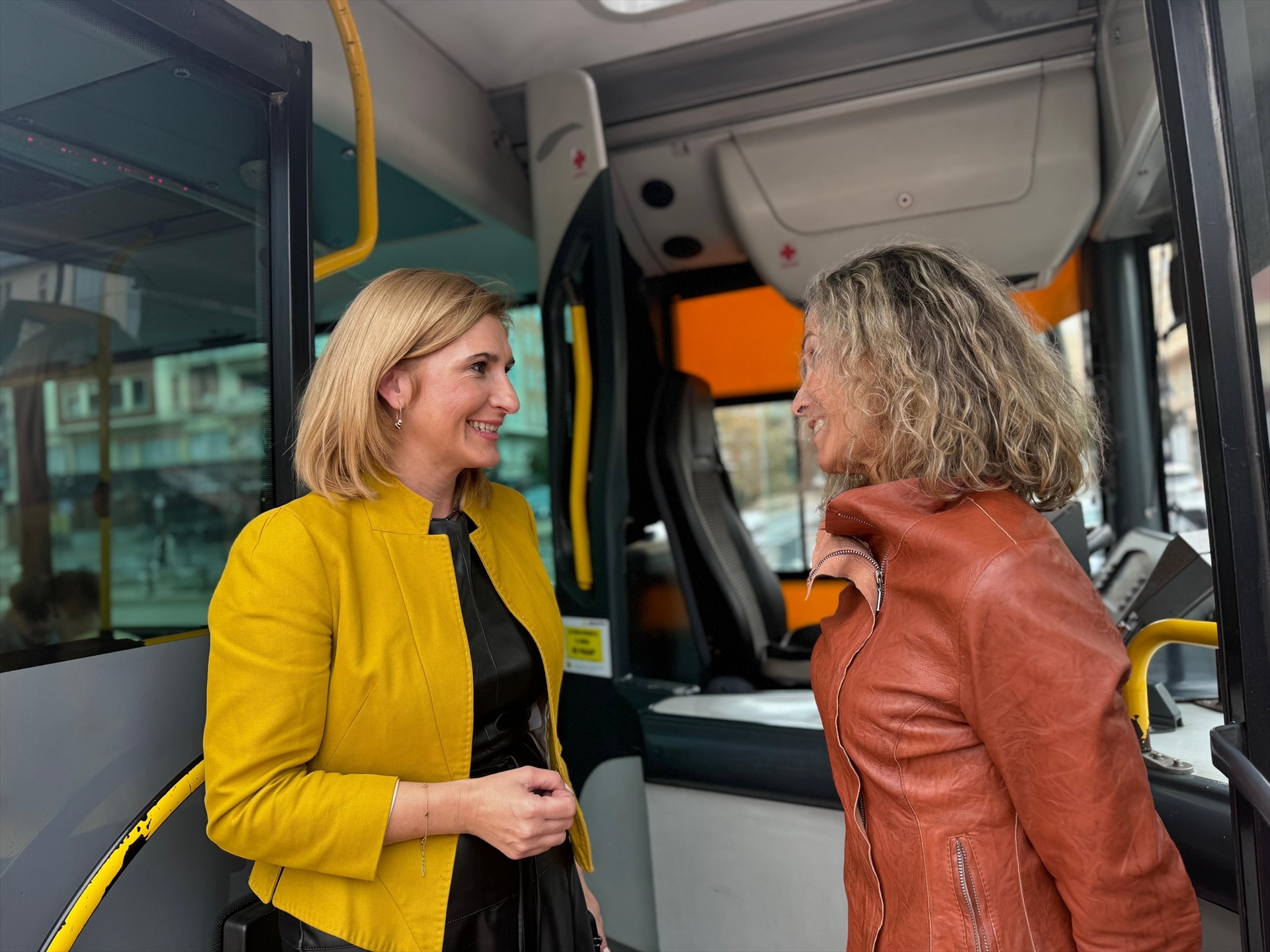 Adjudicado el servicio de autobús entre la Hoya de Buñol y València, que atenderá a 270.000 personas